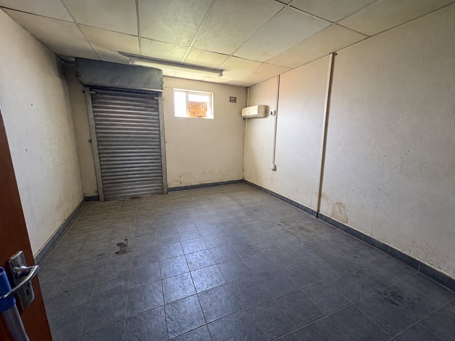 Commercial Property for Sale in Vincent Eastern Cape